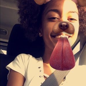 Meet your Posher, Nia