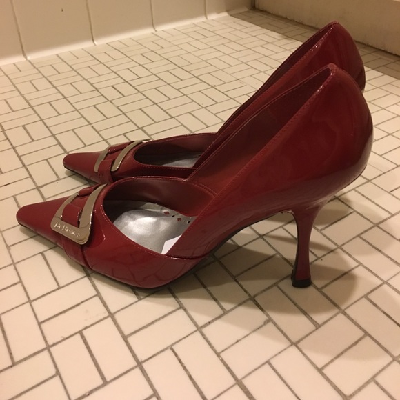 Shoes - Picture 2 of 4