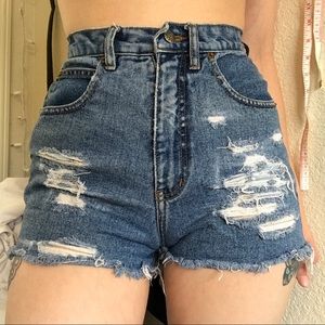 VINTAGE HIGH WAIST DISTRESSED SHORTS