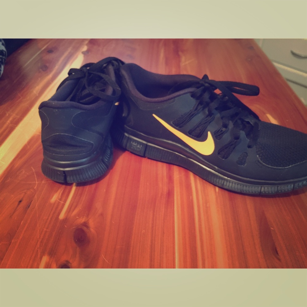 Nike tennis shoes