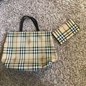 Burberry purse &a matching wallet