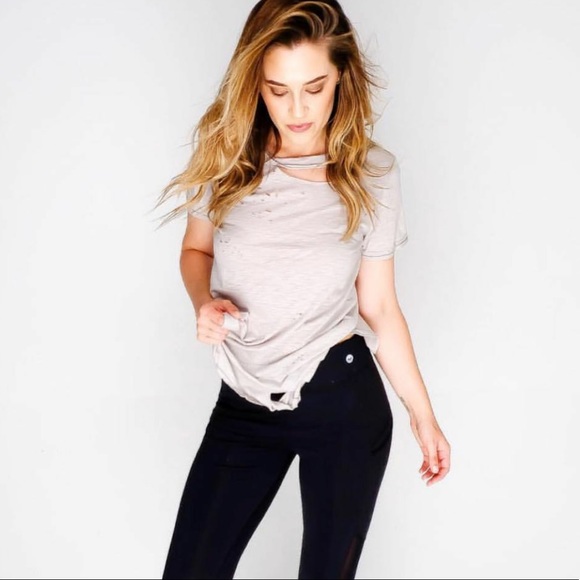 LAST THRASHER TOP IN NUDE - Picture 2 of 5