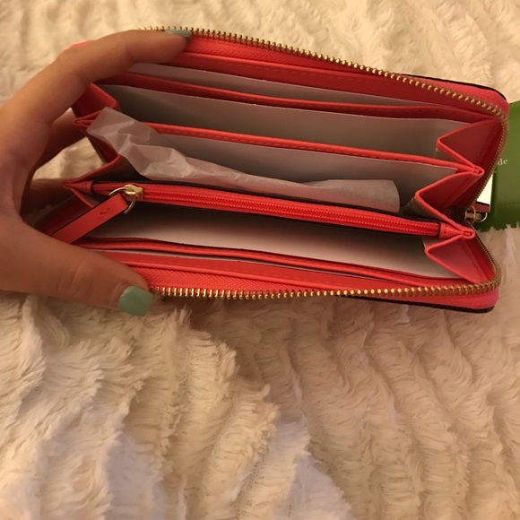 Kate Spade Wallent - Picture 3 of 3