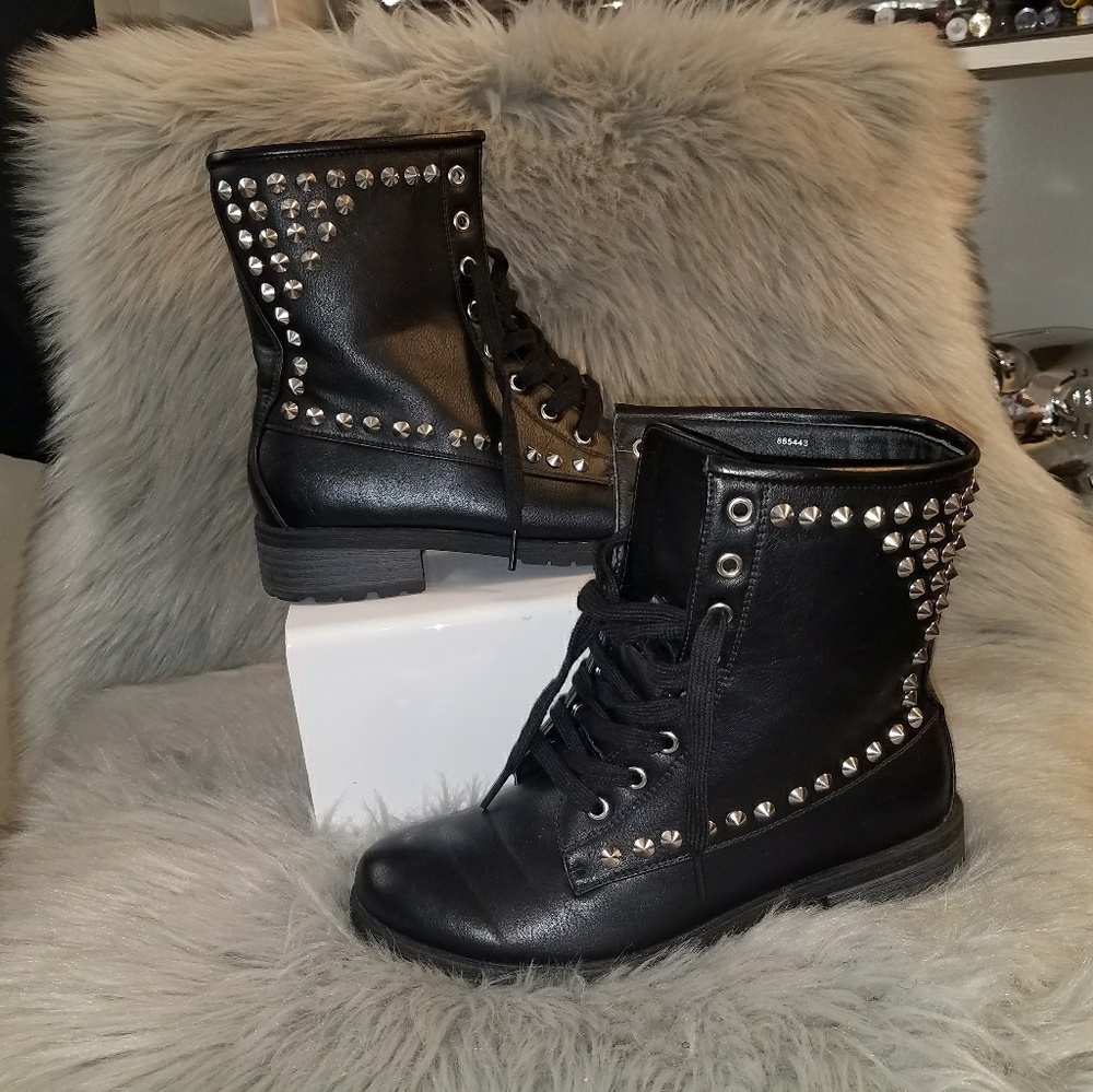 Super Cute Studded Combat boots - Picture 2 of 4