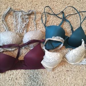 4 Victoria secret bras. All 34a