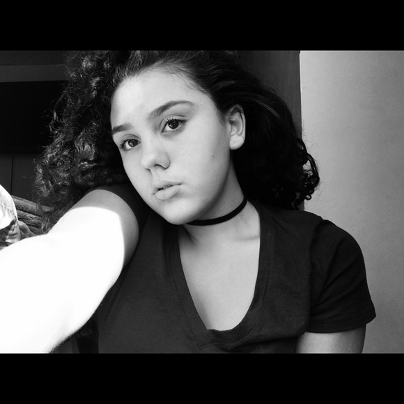 Meet your Posher, Elyssa - Picture 1 of 1