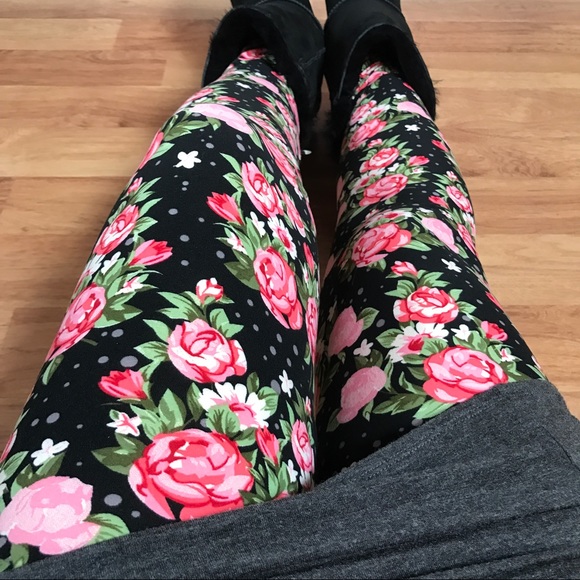 Plus Size TC Polka Dot Rose Garden Leggings - Picture 5 of 6