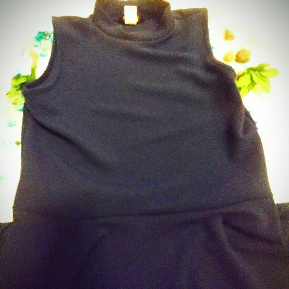 Top - Picture 2 of 2