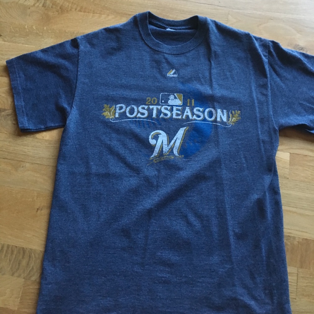 Milwaukee brewers t-shirt medium