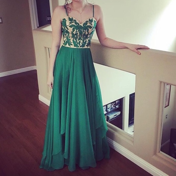 SHERRI HILL #1924 GREEN PROM DRESS (WORN ONCE)! - Picture 6 of 7