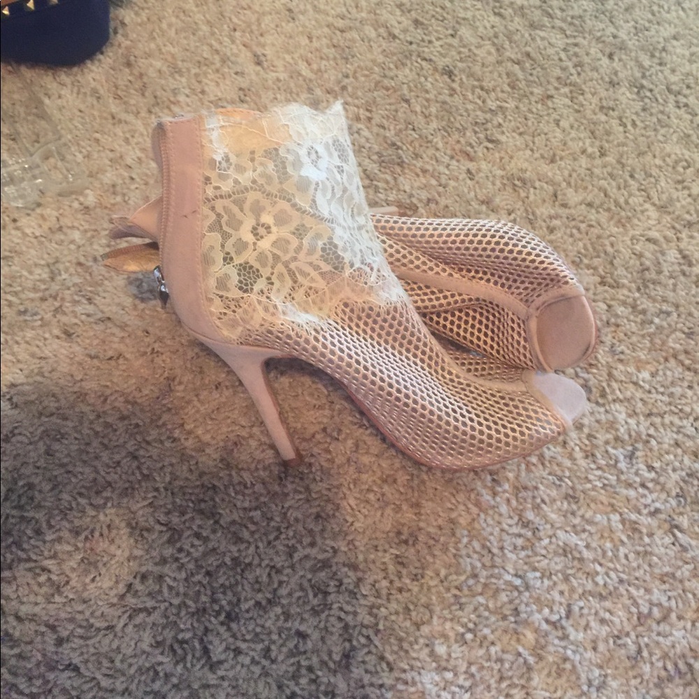 CHINESE LAUNDRY booties