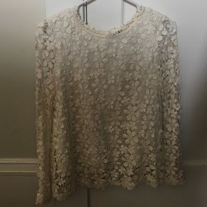 Lace button-back top