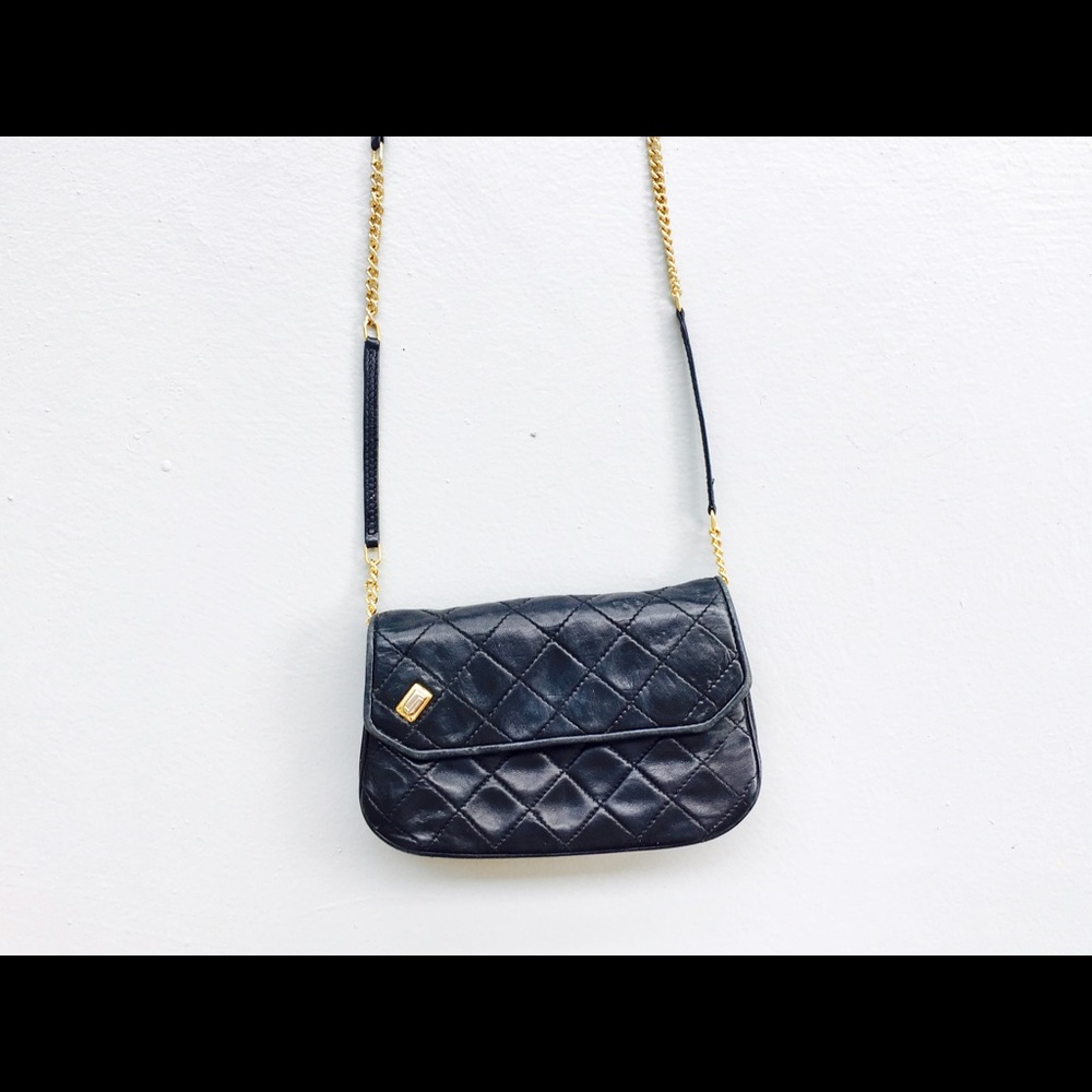 Famed Designer Judith Leiber Leather Handbag!