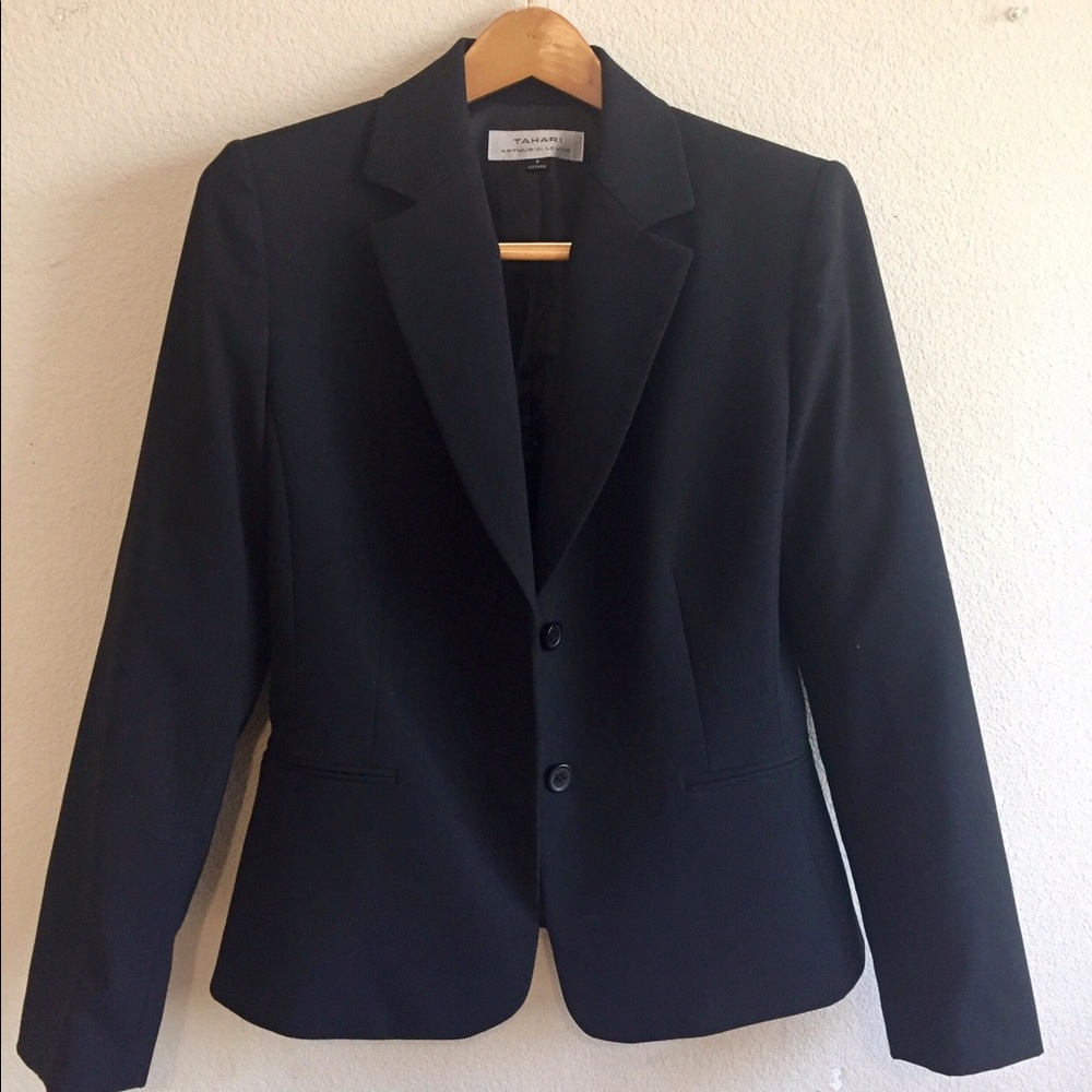 Tahari Arthur S. Levine black blazer size 8