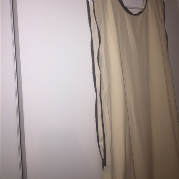 Cream colored dress from francescas boutique. - Picture 4 of 8
