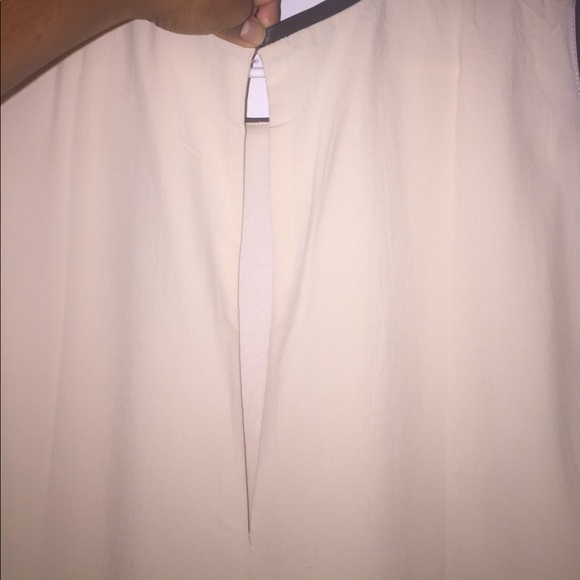 Cream colored dress from francescas boutique. - Picture 5 of 8