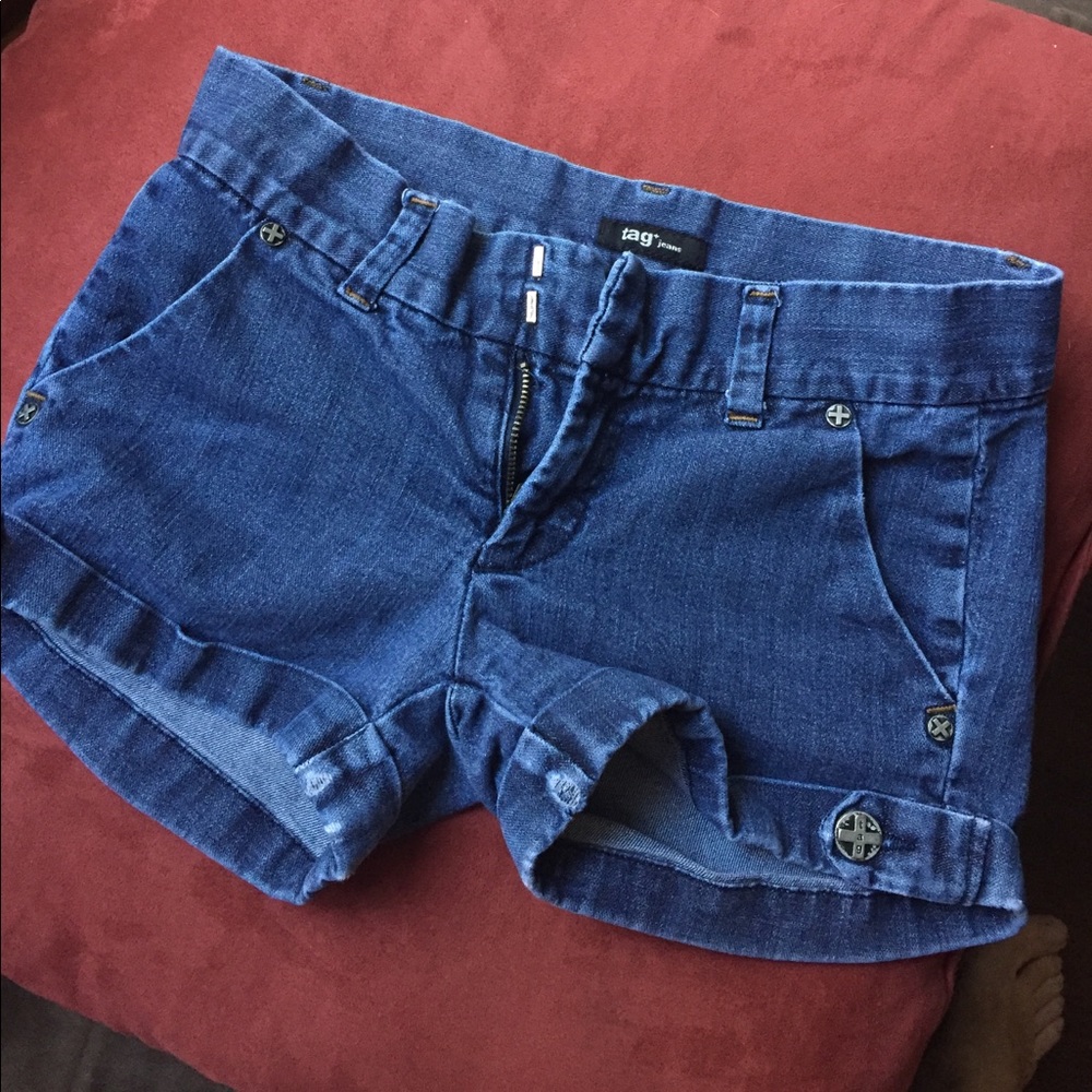 tag jean shorts
