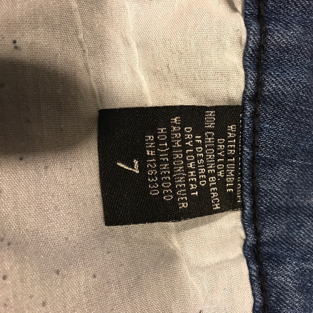Shorts - Picture 5 of 6