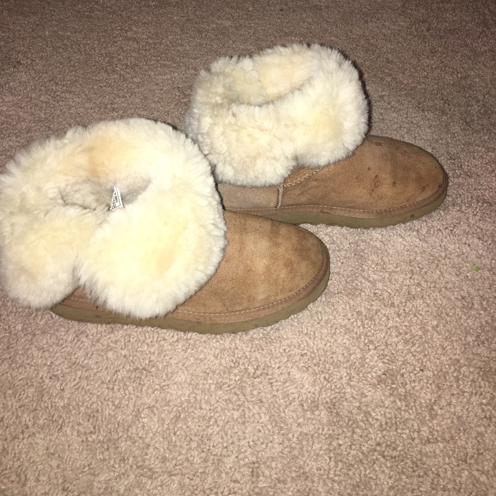 Uggs - Picture 2 of 4