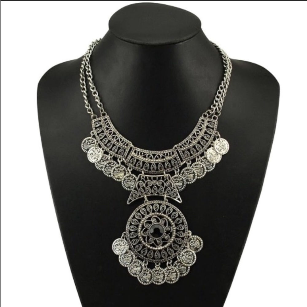 🆕 Hot Silver Toned Bohemian Styled Necklace!!🛍 - Picture 3 of 4