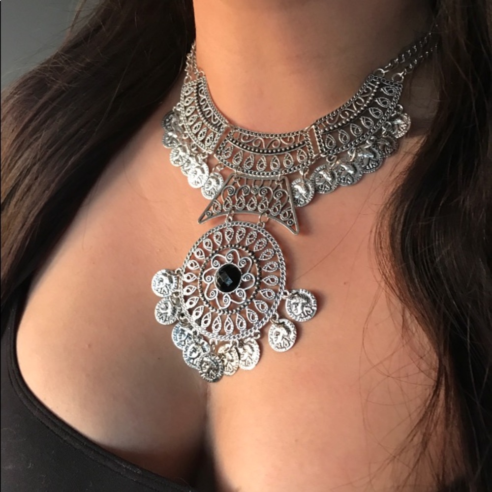🆕 Hot Silver Toned Bohemian Styled Necklace!!🛍