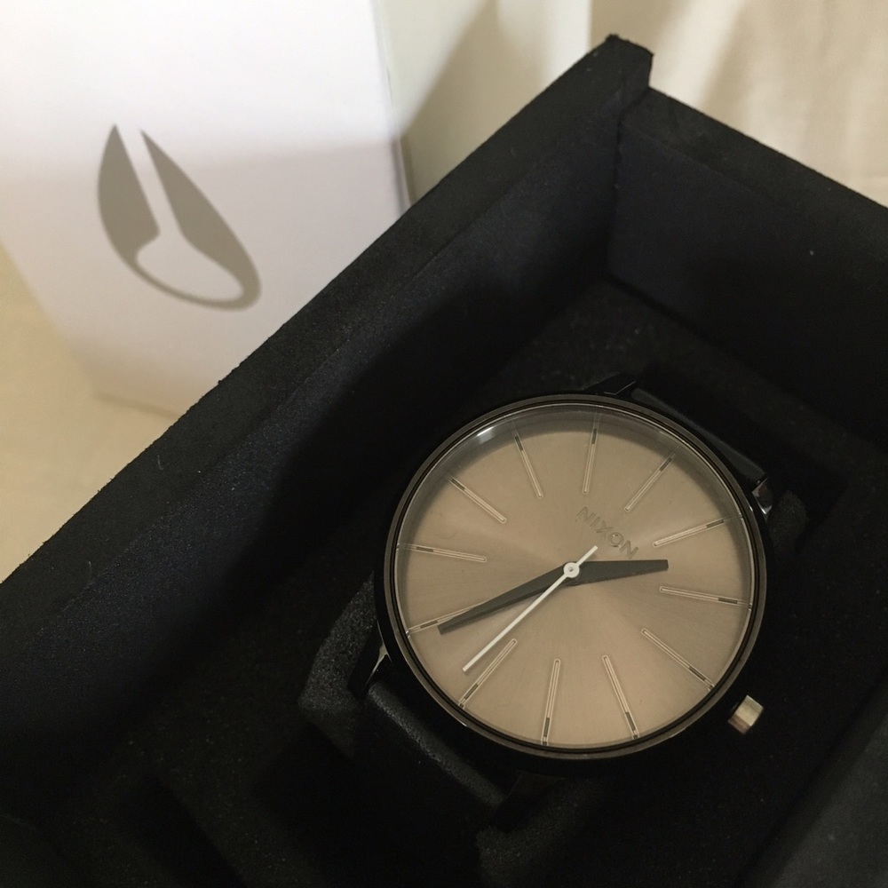 Nixon Kensington Women's Black Leather Watch