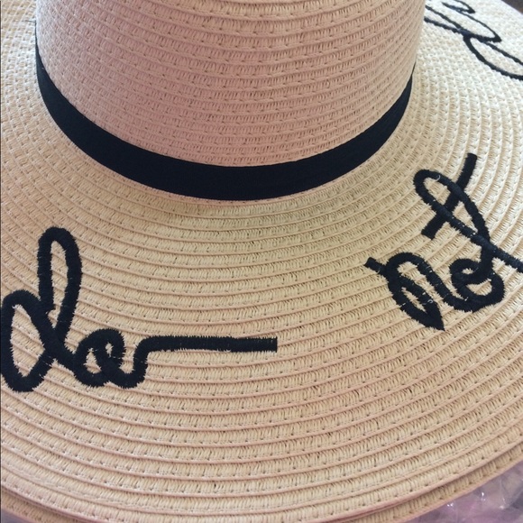 Do Not Disturb Floppy Sun Hat - Picture 4 of 8