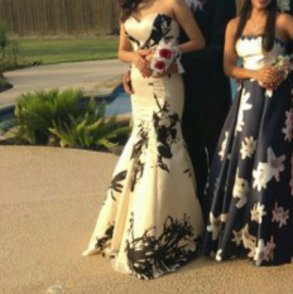 Prom/ Formal dress - Picture 2 of 2