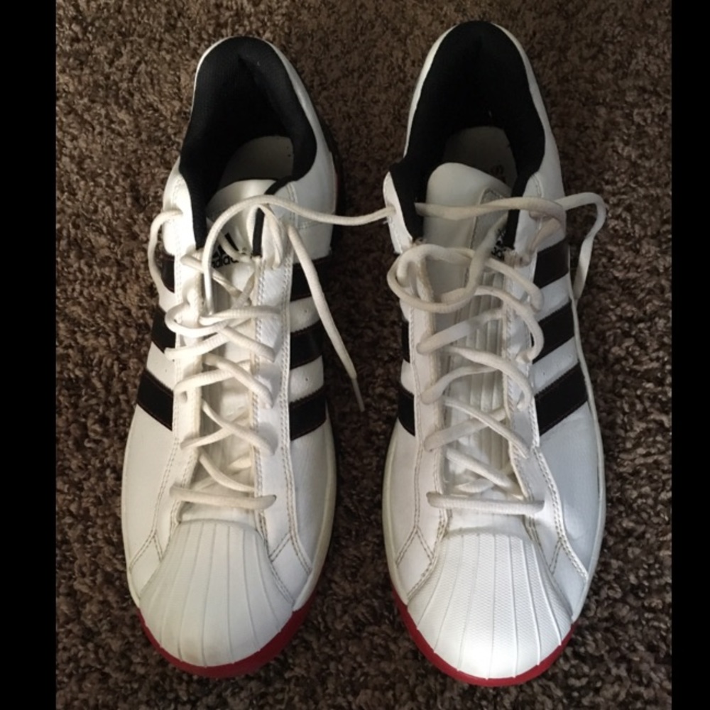 Adidas athletic shoes 👟