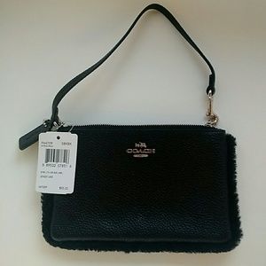 NWT COACH BLACK PEBBLED LEATHER/SHIRLING WRISTLET