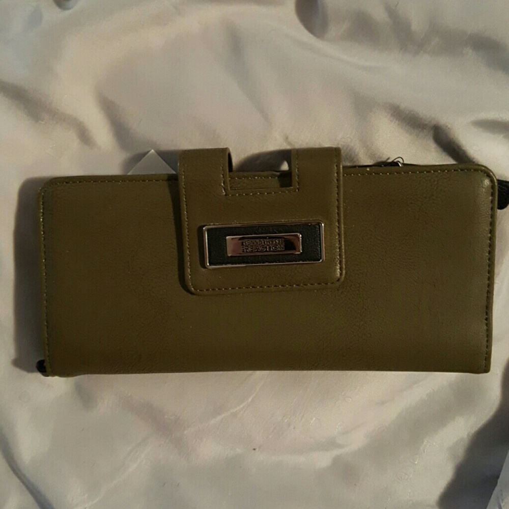 Kenneth Cole Reaction Wallet (with wrist strap)