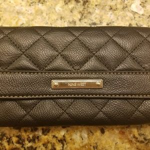 Nine west wallet