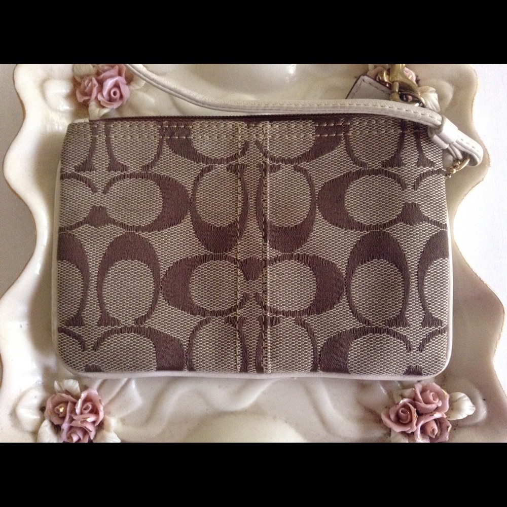 Coach - Picture 4 of 4