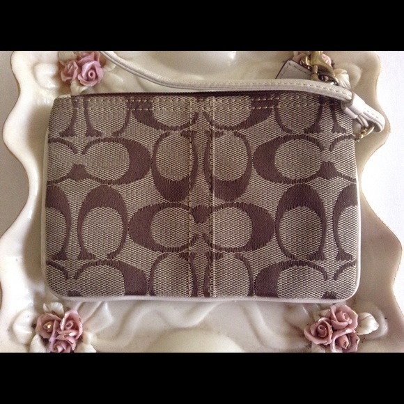 Coach - Picture 4 of 4