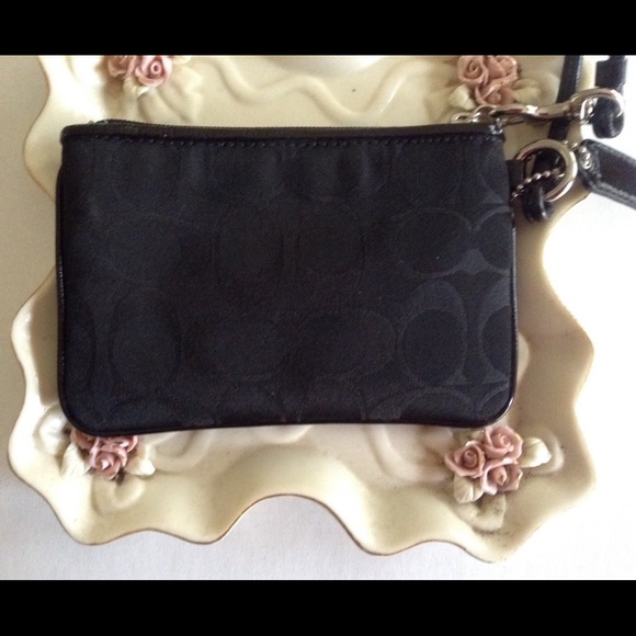 Coach - Picture 3 of 3