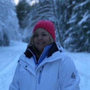 Meet your Posher, Joni