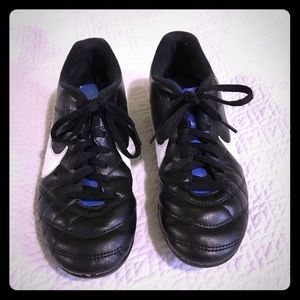 Soccer cleats, size 4Y, black