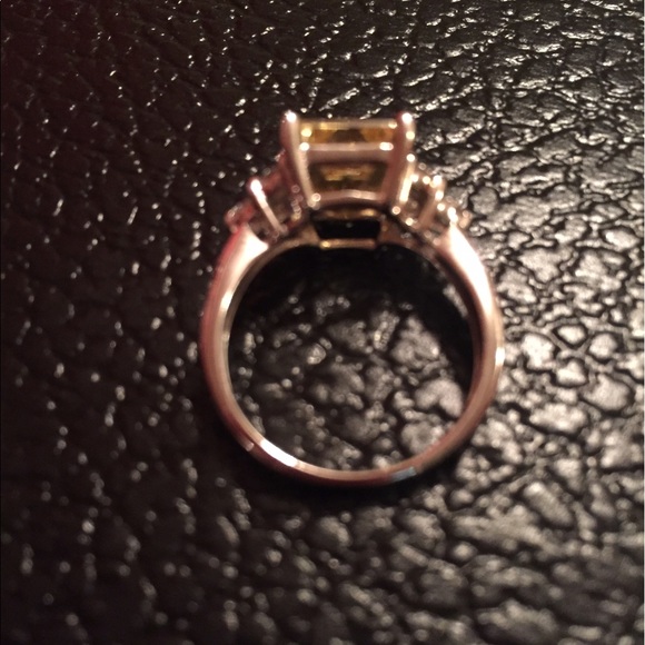 Stunning 14k gold canary and cz ring - Picture 5 of 8