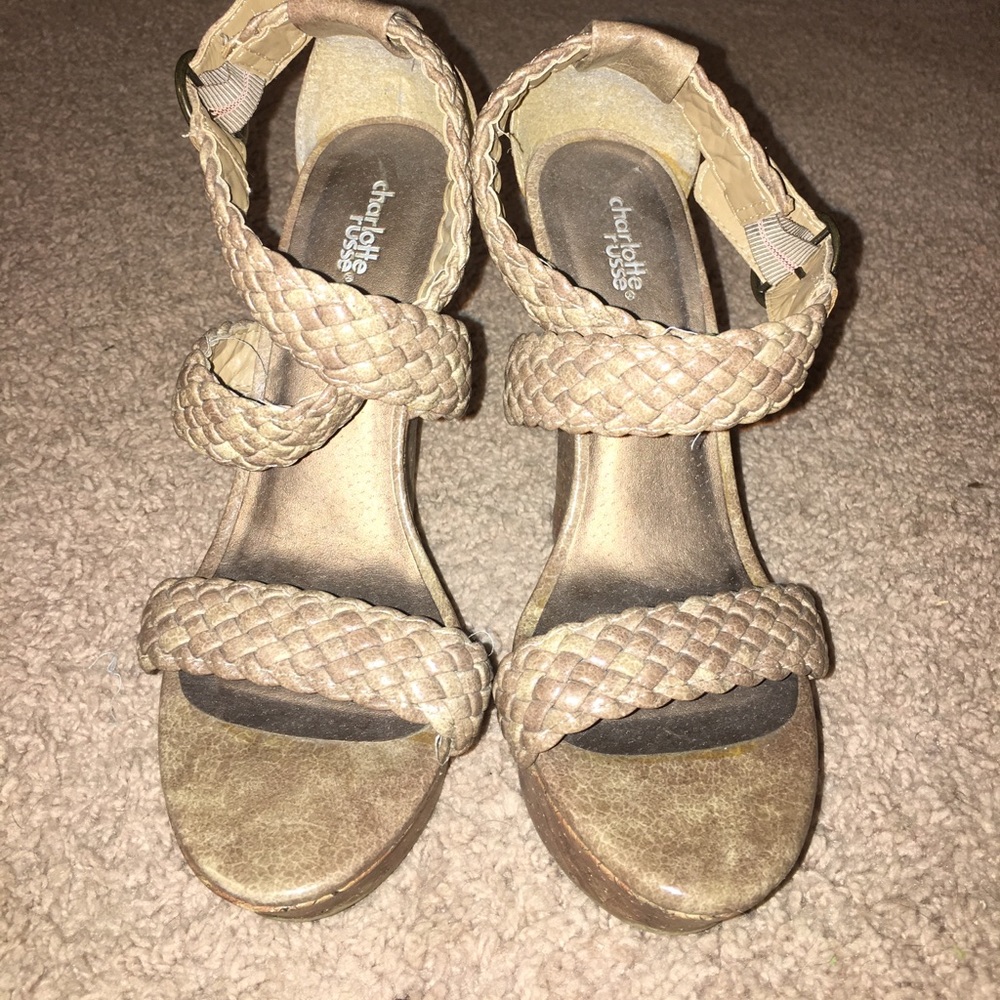 Charlotte ruse wedge