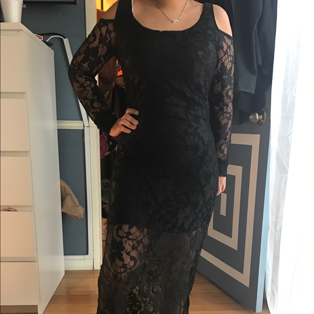 Maxi black lace dress with open shoulder
