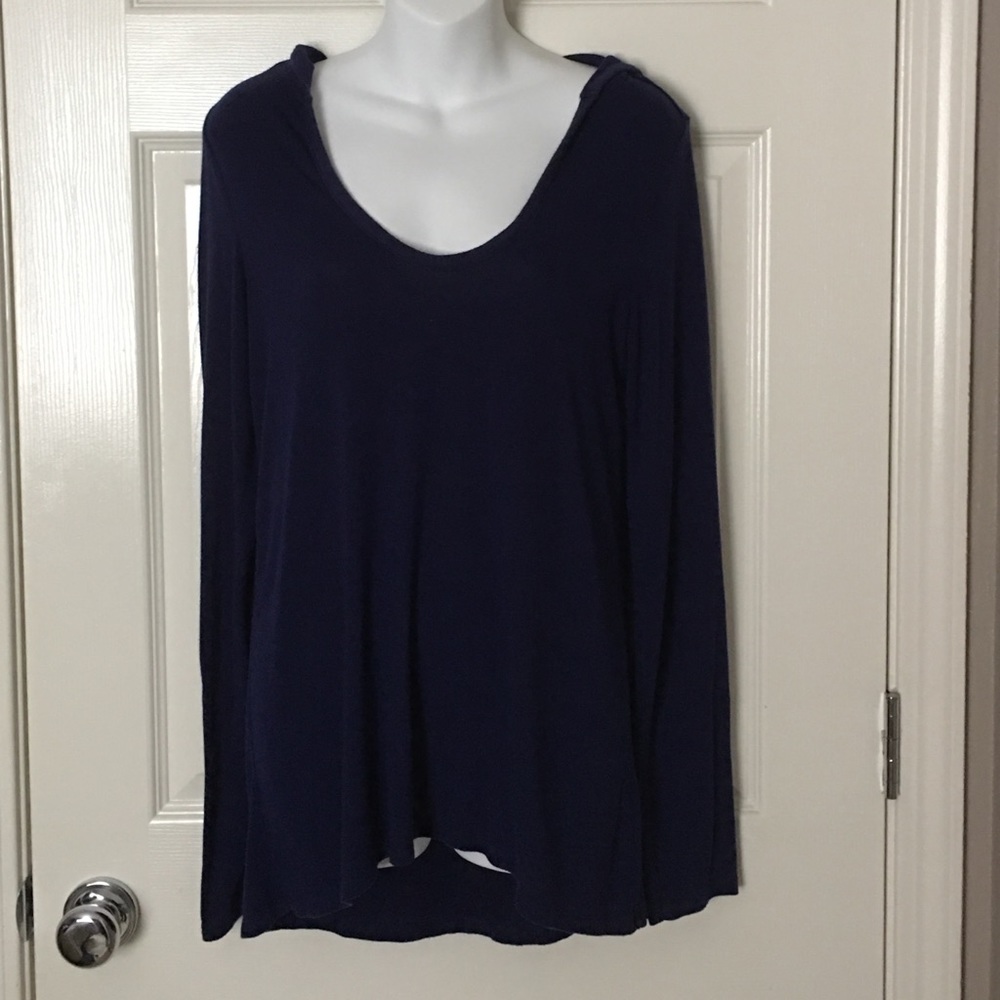 Long sleeve hooded tee shirt