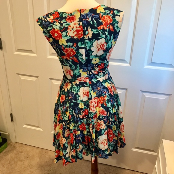 MINKPINK Acid Bloom Dress Size M - Picture 8 of 8