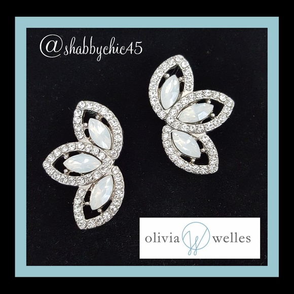 Olivia Welles Jewelry - Olivia Welles Dana Trio Stud Earrings Olivia Welles Jewelry - Olivia Welles Dana Trio Stud Earrings