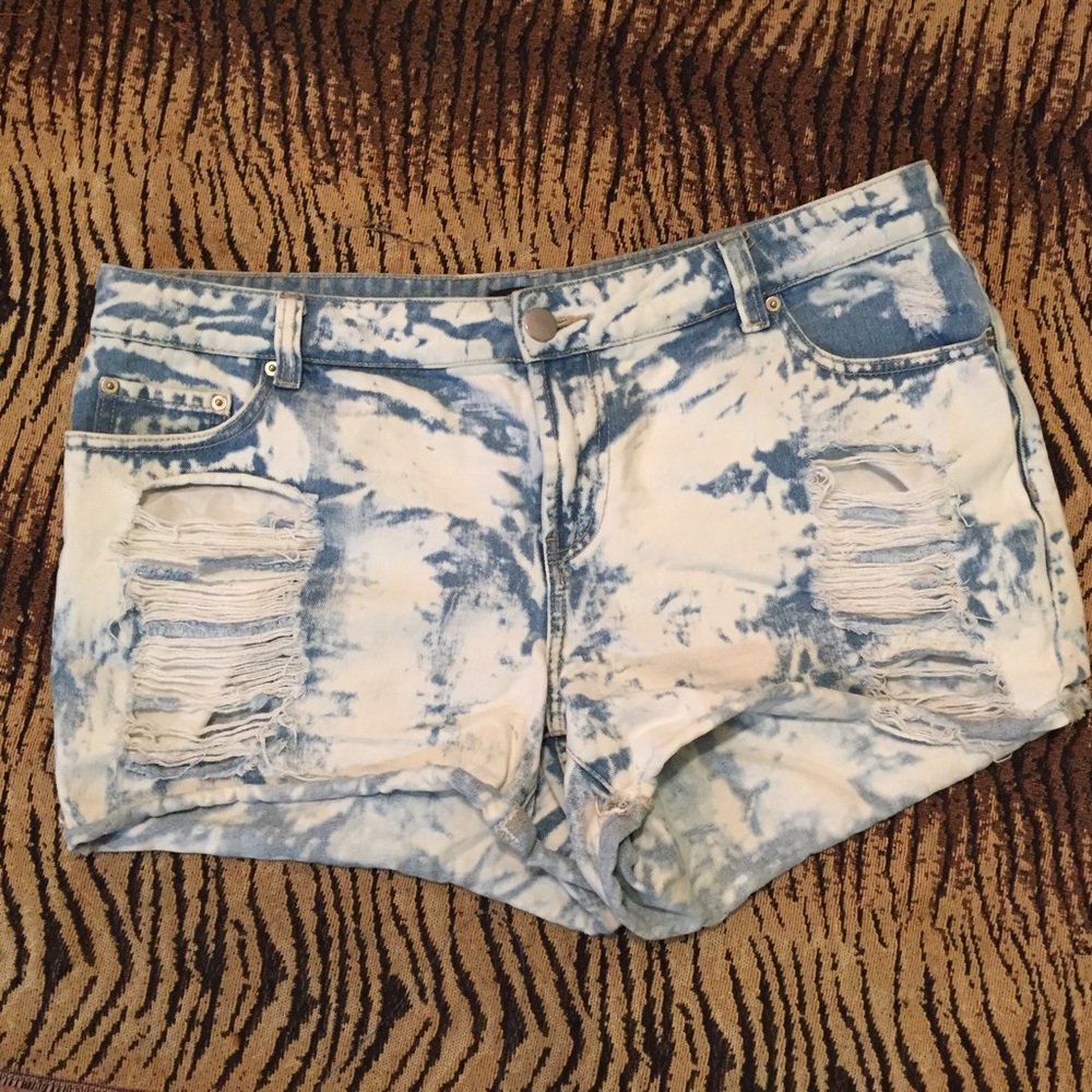 F21 Plus Distressed Jean Shorts