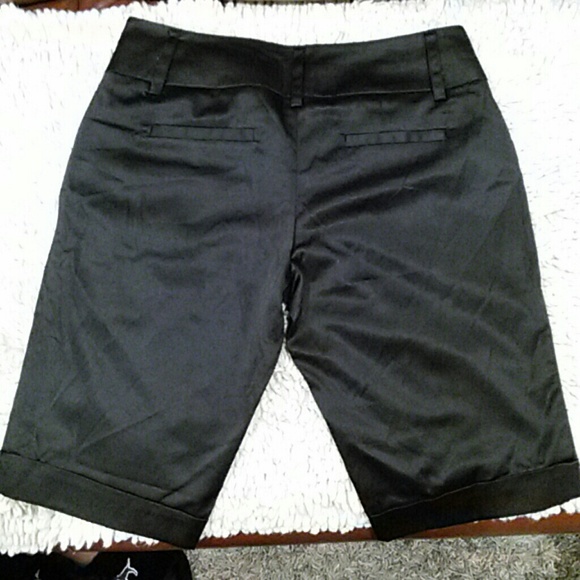 Capris - Picture 2 of 4