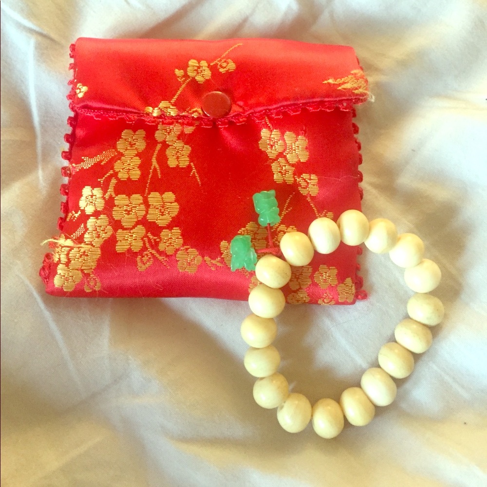 REAL JADE beaded bracelet