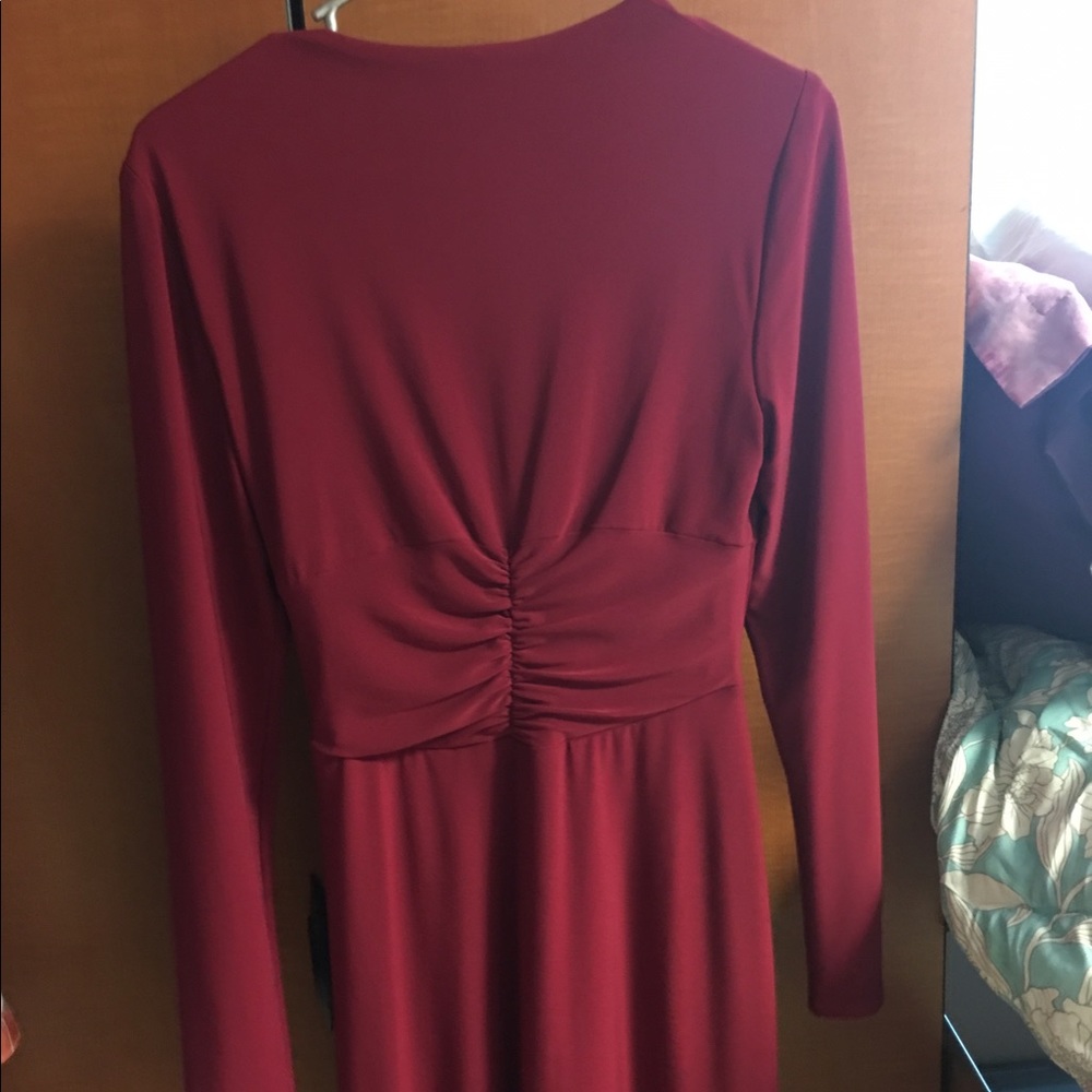 Red dress - Picture 3 of 3