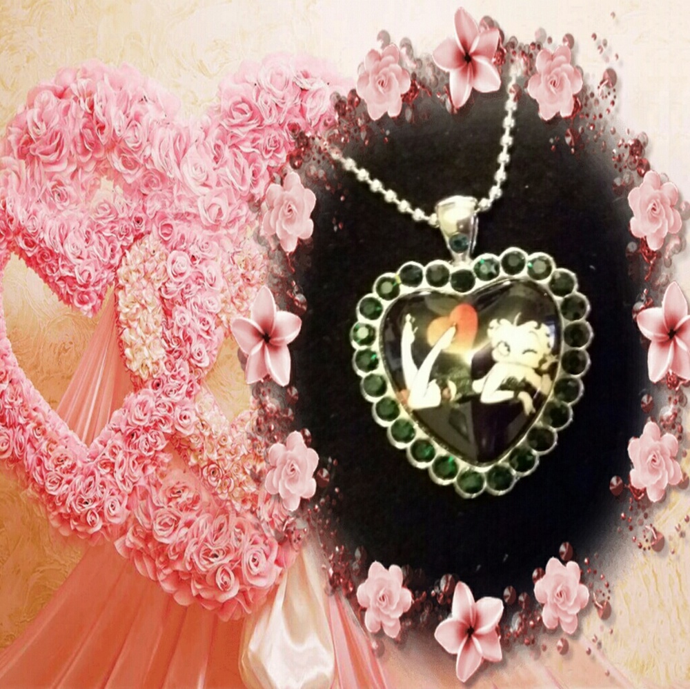 Sale*Betty boop green crystal glass heart necklace