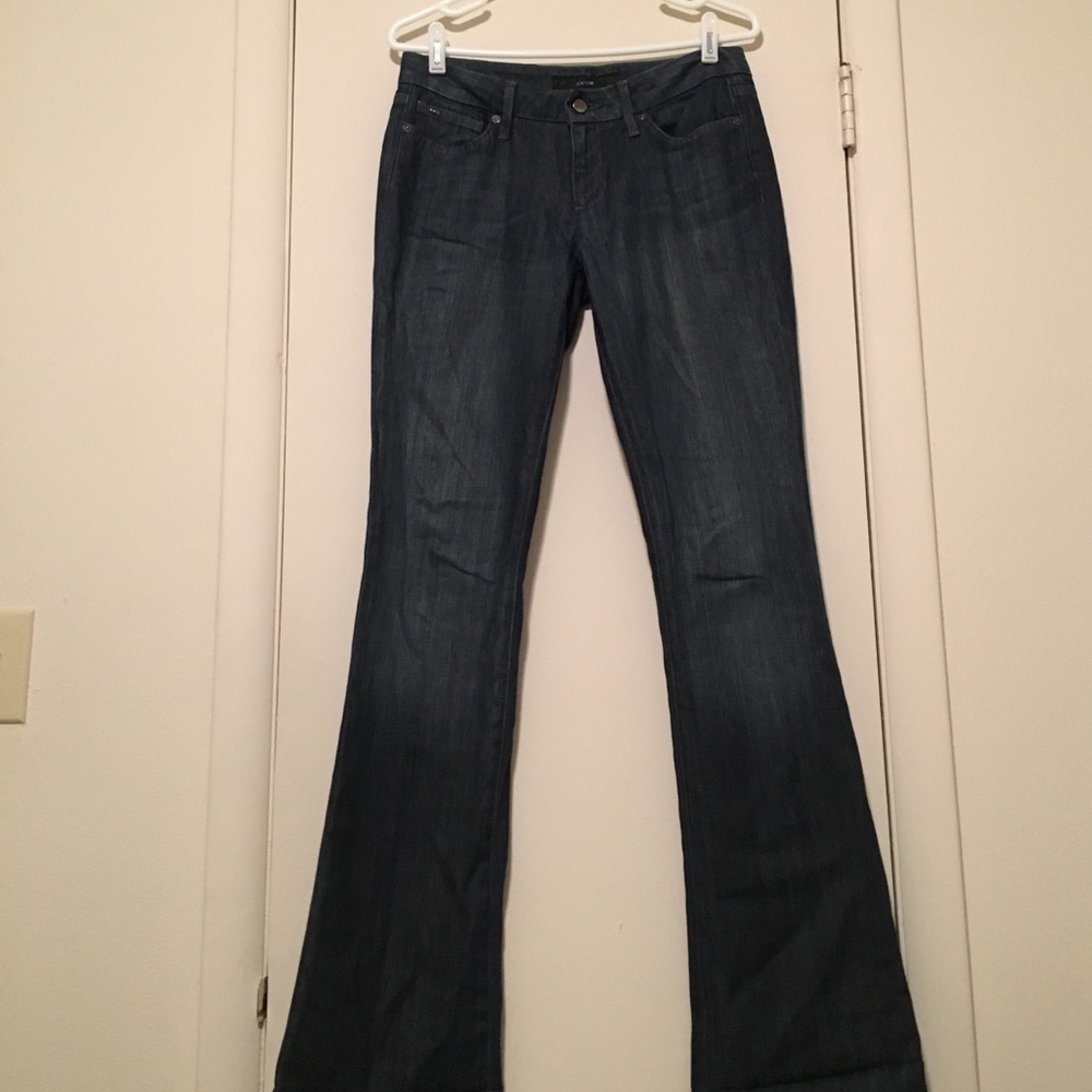 Never Worn Joe's Jeans HONEY size 28