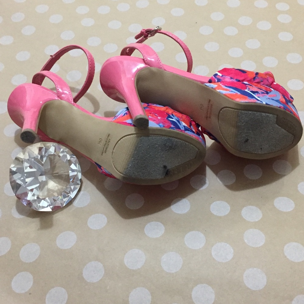 GUESS Coral Patent Leather & Floral Sandals - Picture 6 of 7